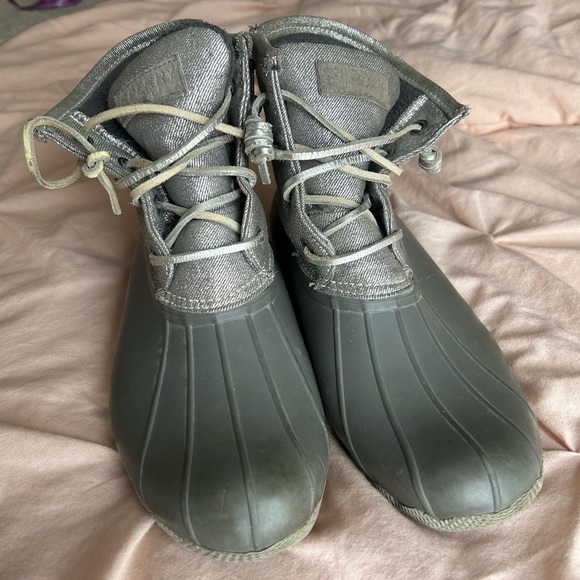 Silver Sperry boots! - Picture 1 of 7
